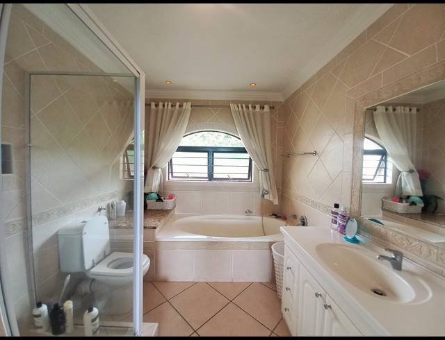 4 BEDROOM APARTMENT FOR SALE IN SHELLY BEACH